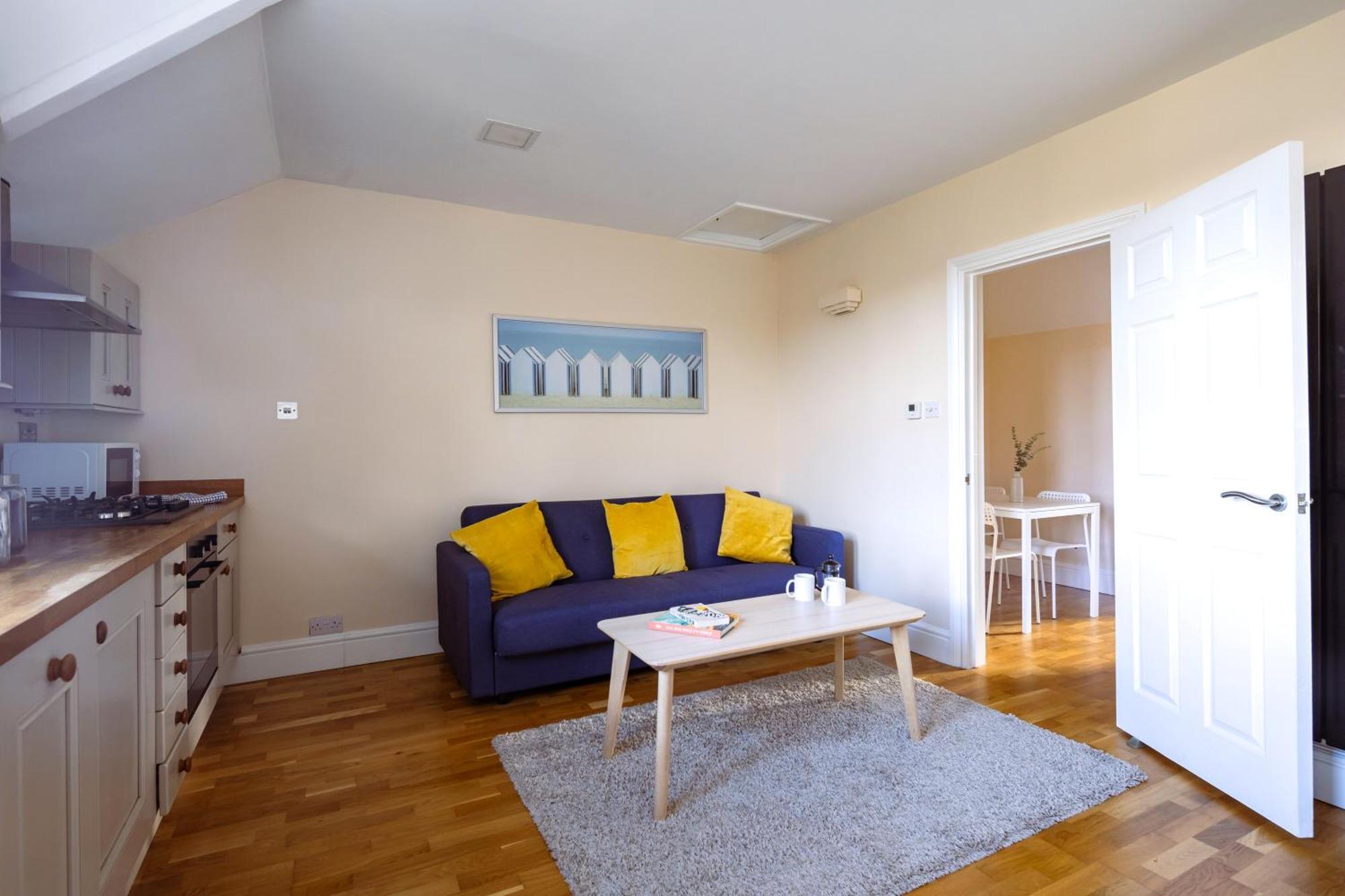 Appartamento Guildford Station With Parking Esterno foto