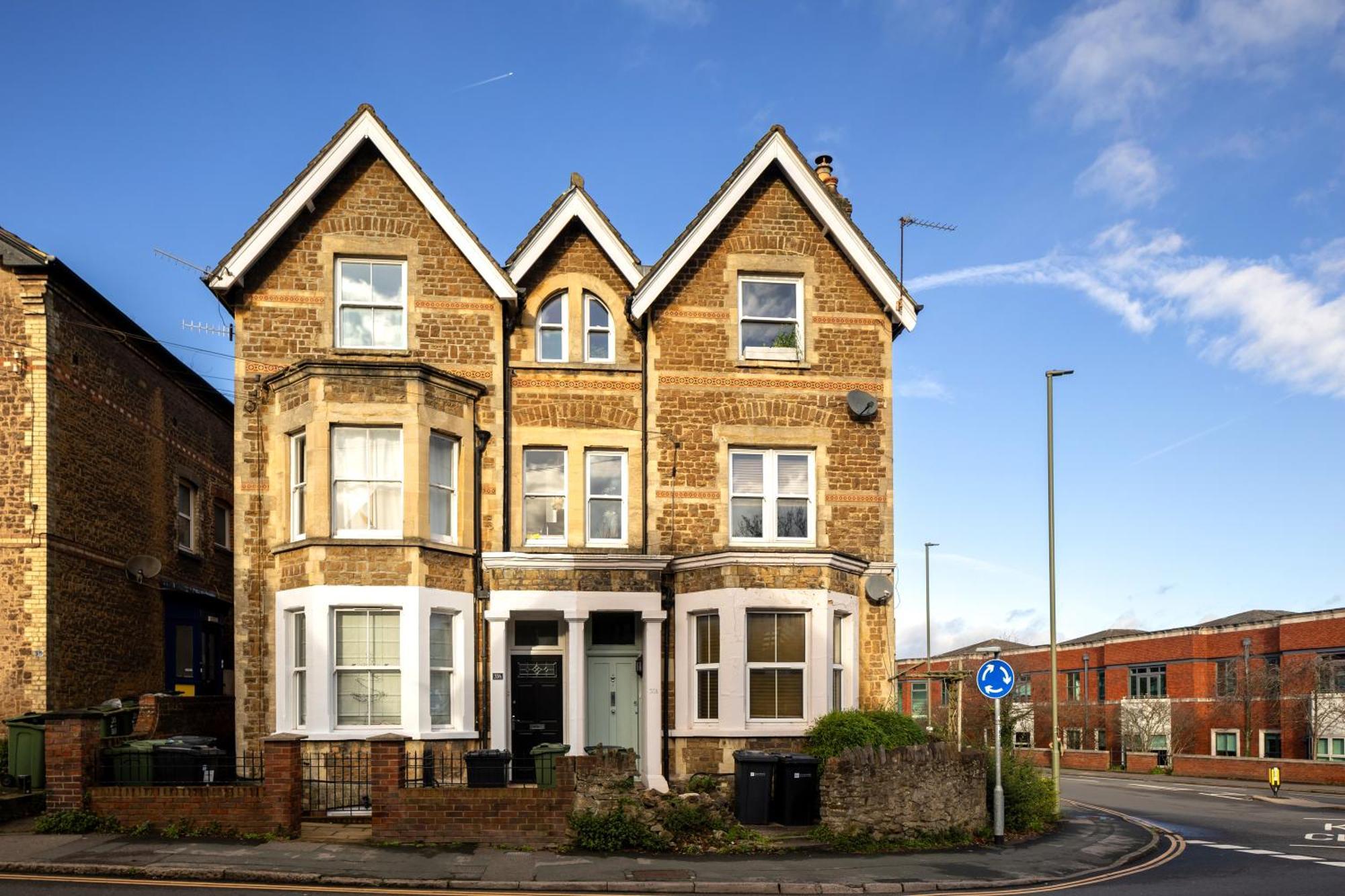 Appartamento Guildford Station With Parking Esterno foto