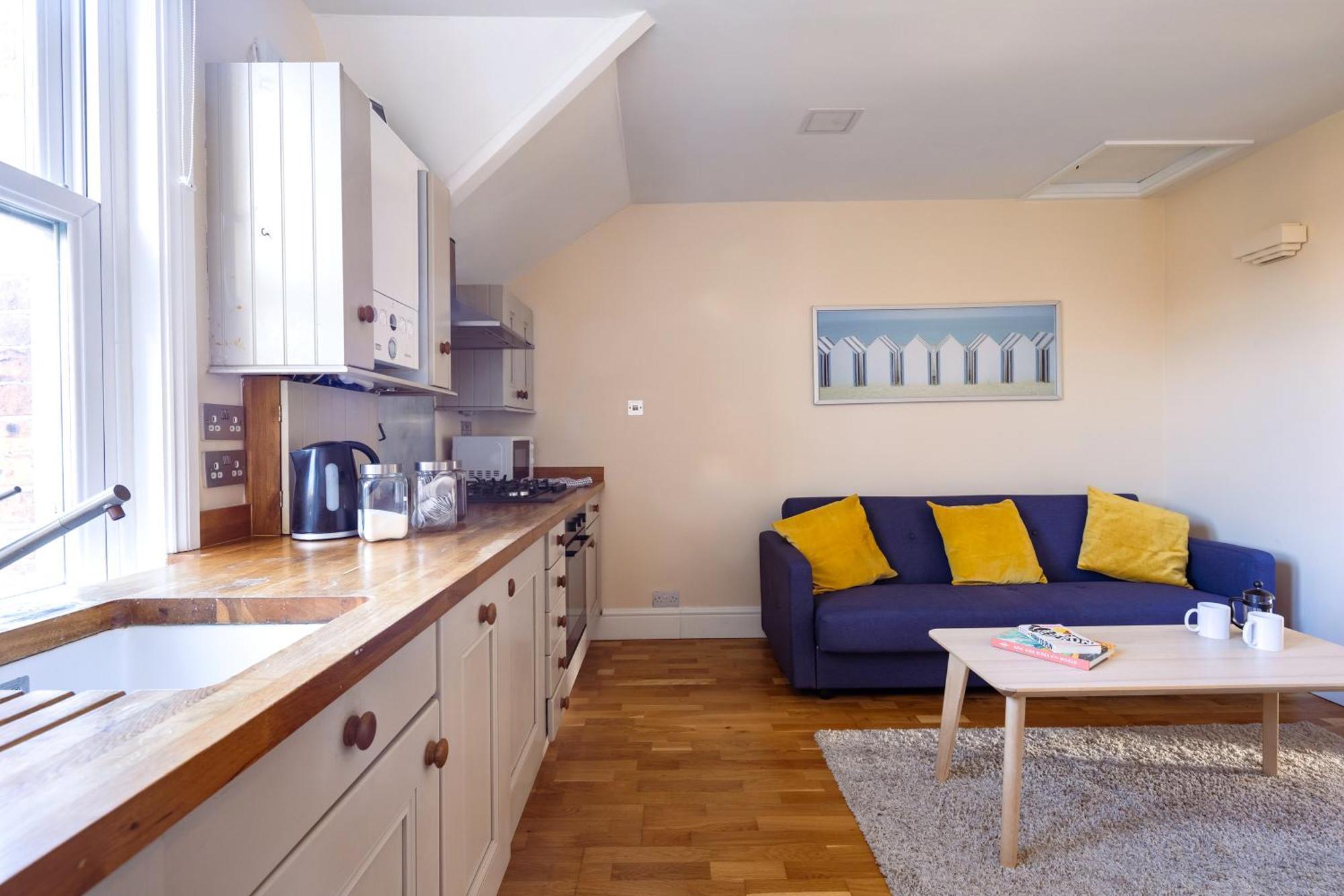 Appartamento Guildford Station With Parking Esterno foto
